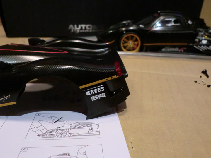 オートアート1/18　パガーニ ゾンダ R 楽天市場】AUTOart 1/18 パガーニ ゾンダ R (ホワイト